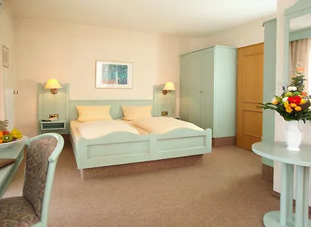 Отель Akzent Haus Sonnenberg 3*